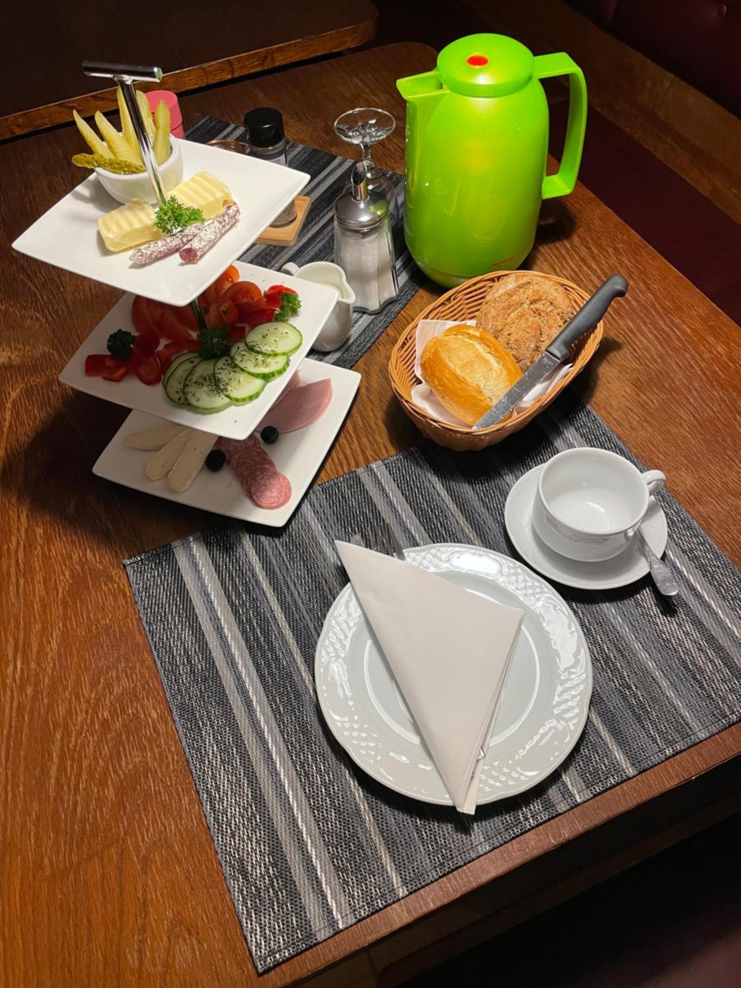 Bistro-Zur-Quelle Hotel Минден Екстериор снимка